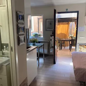 Apartment Condotti, Rome
